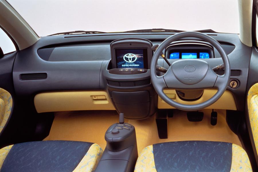 Торпедо Toyota Prius Concept 1995 года  (фото 5 из 6)